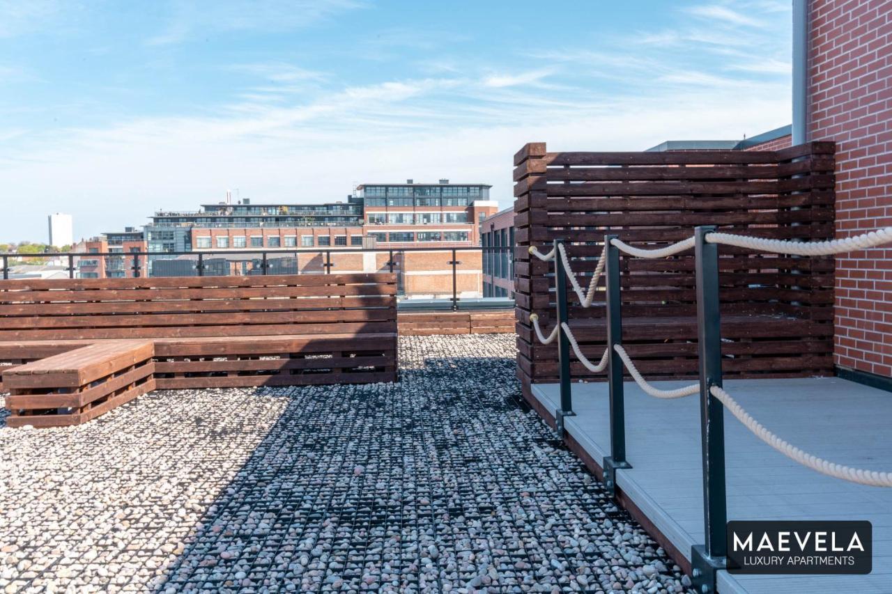 Maevela Apartments - Luxury Top Floor Penthouse - With Parking - 2 Bedroom New Build Apartment ✪ City Centre, Digbeth ✓ With Huge Patio Sliding Doors - City View - Rooftop Terrace - Ps4 & Smart Tv'S Birmingham Exterior photo